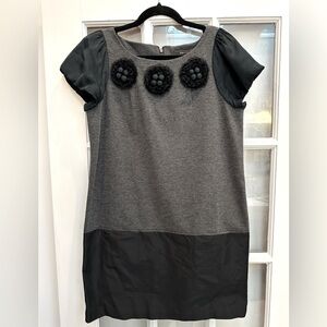 BCBGMAXAZRIA Chic Black & Gray Color Block Shift Dress Floral Appliqué Size S